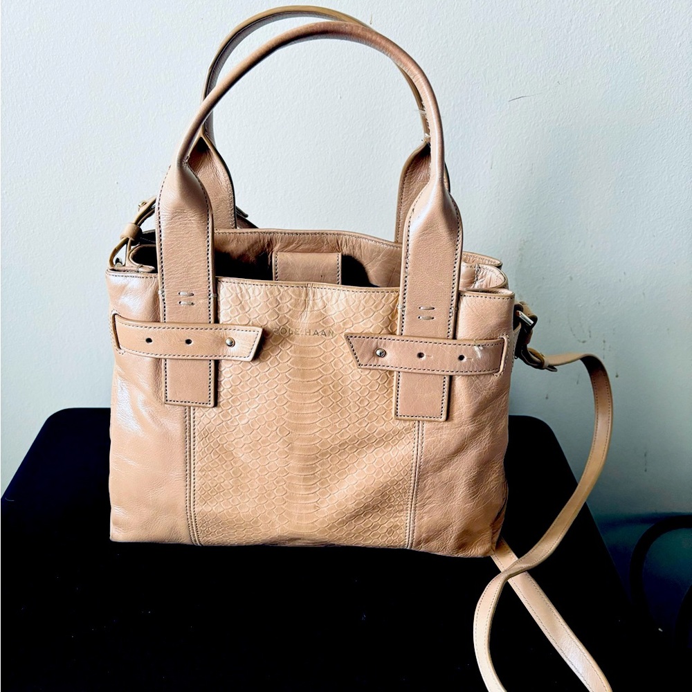 Chic Cole Haan Bonheur Medium Satchel Distressed Tan Leather Shoulder Bag - Picture 2 of 9